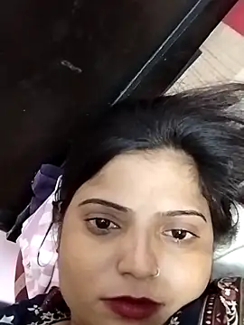 Snapshot of Hot-Pooja25 chatting on 05-04-26, 05:53 Hot-Pooja25 online show from 05-04-26, 05:53