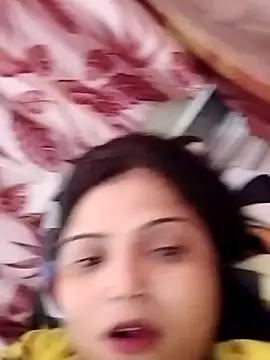 Snapshot of Hot-Pooja25 chatting on 05-08-26, 05:35 Hot-Pooja25 online show from 05-08-26, 05:35