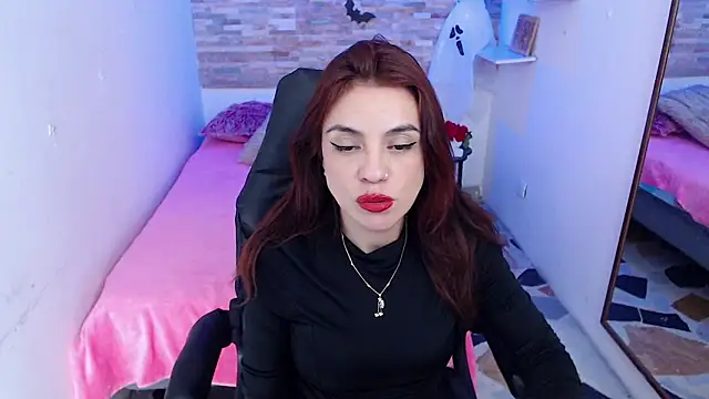 KendallWood  online show from 10-21-25, 07:47