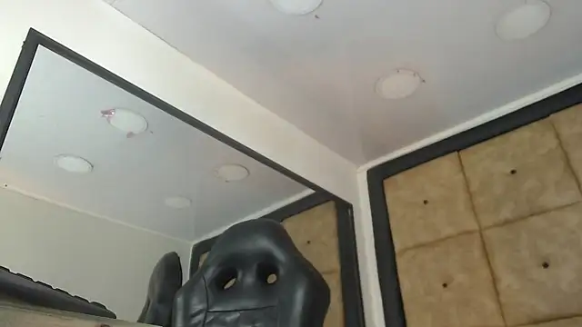 Snapshot of BrindyMichell chatting on 09-22-25, 07:38 BrindyMichell online show from 09-22-25, 07:38