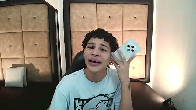 Snapshot of BrindyMichell chatting on 10-17-25, 06:54 BrindyMichell online show from 10-17-25, 06:54