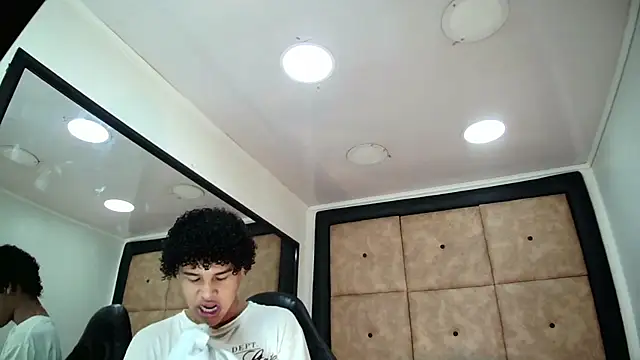 Snapshot of BrindyMichell chatting on 10-20-25, 06:52 BrindyMichell online show from 10-20-25, 06:52