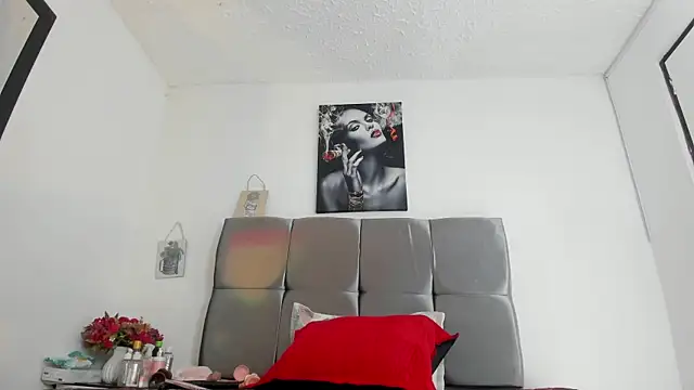 Snapshot of Karol_wish chatting on 07-10-26, 04:06 Karol wish online show from 07-10-26, 04:06