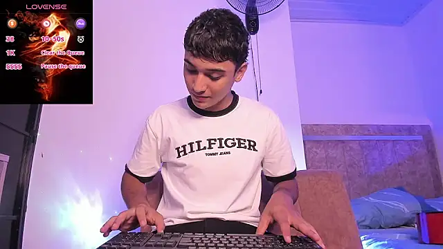 Snapshot of Austin_Cardieff_ chatting on 09-14-25, 02:00 Austin Cardieff online show from 09-14-25, 02:00