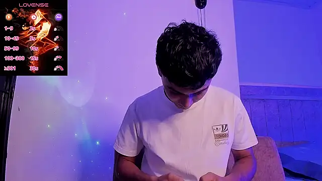 Snapshot of Austin_Cardieff_ chatting on 09-15-25, 03:39 Austin Cardieff online show from 09-15-25, 03:39