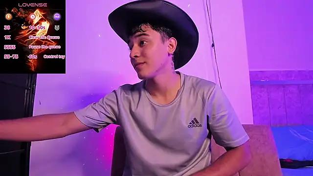 Snapshot of Austin_Cardieff_ chatting on 09-17-25, 03:30 Austin Cardieff online show from 09-17-25, 03:30