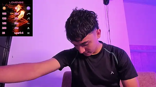 Snapshot of Austin_Cardieff_ chatting on 09-27-25, 03:44 Austin Cardieff online show from 09-27-25, 03:44