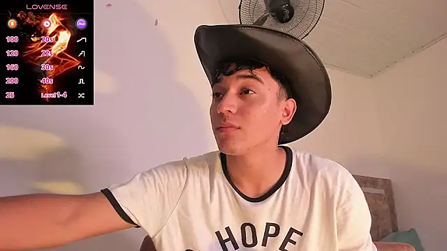 Snapshot of Austin_Cardieff_ chatting on 10-08-25, 07:33 Austin Cardieff online show from 10-08-25, 07:33