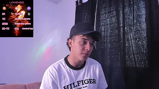 Snapshot of Austin_Cardieff_ chatting on 10-10-25, 08:08 Austin Cardieff online show from 10-10-25, 08:08