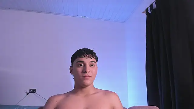 Snapshot of Austin_Cardieff_ chatting on 10-25-25, 02:41 Austin Cardieff online show from 10-25-25, 02:41