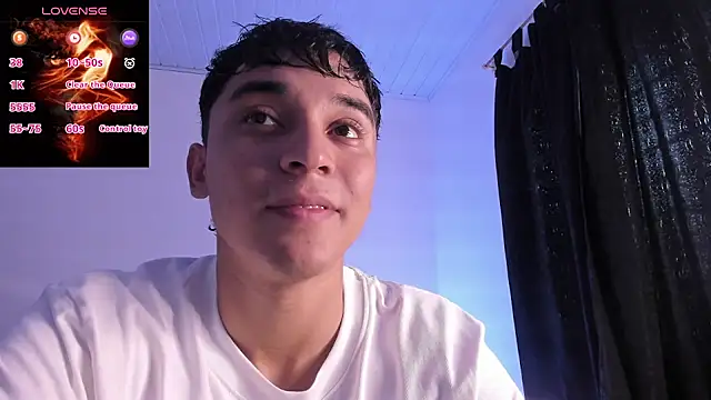 Snapshot of Austin_Cardieff_ chatting on 10-27-25, 08:02 Austin Cardieff online show from 10-27-25, 08:02