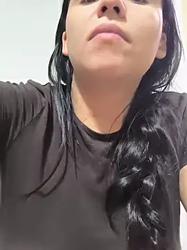 Snapshot of Daniela-rosee chatting on 07-14-26, 04:06 Daniela-rosee online show from 07-14-26, 04:06