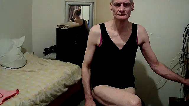 Snapshot of hobybobbi chatting on 09-25-25, 08:45 hobybobbi online show from 09-25-25, 08:45