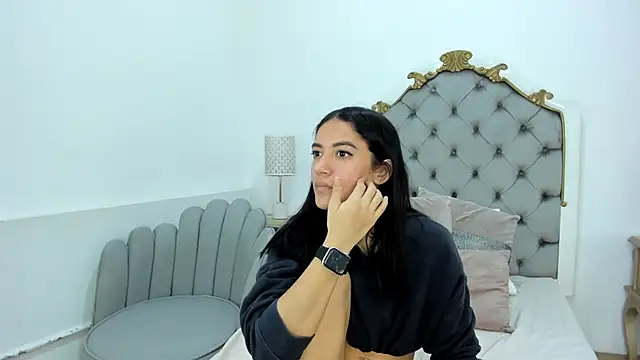 Skylerwhite02 online show from 12-14-25, 08:20