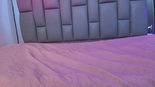 kissme luna online show from 10-04-25, 07:01