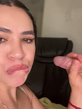 Snapshot of Gringo_XXX_Latina chatting on 09-19-25, 04:36 Gringo XXX Latina online show from 09-19-25, 04:36