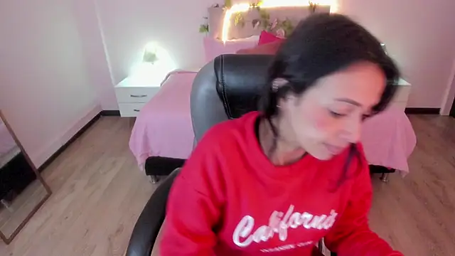 Mariam Lopez   online show from 06-17-26, 03:09