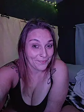 Snapshot of Crazy_cakes0301 chatting on 10-21-25, 11:11 Crazy cakes0301 online show from 10-21-25, 11:11