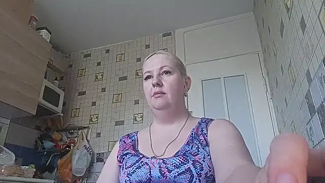 Feyrinn online show from 06-19-26, 02:49