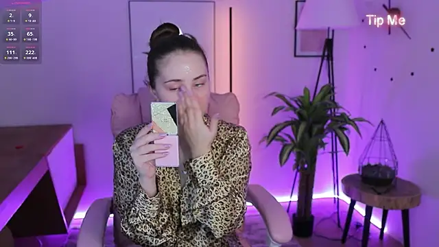 Sweet  Amily online show from 11-22-25, 07:29