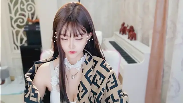 Snapshot of Aurora-77 chatting on 10-24-25, 02:57 Aurora-77 online show from 10-24-25, 02:57