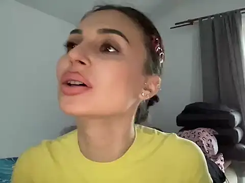 lannaah  online show from 10-04-25, 10:24