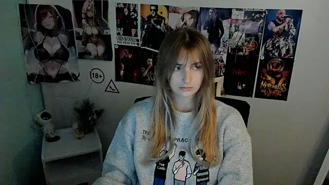 Snapshot of NeyliDream chatting on 10-19-25, 12:17 NeyliDream online show from 10-19-25, 12:17