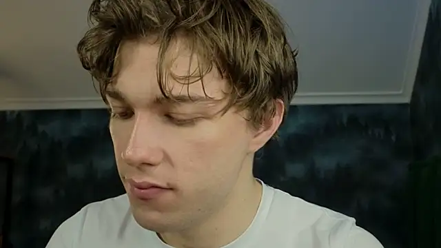 Snapshot of MarkShot_ chatting on 11-25-25, 04:18 MarkShot online show from 11-25-25, 04:18