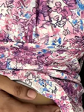 Snapshot of Tanya-mittal chatting on 10-14-25, 03:40 Tanya-mittal online show from 10-14-25, 03:40