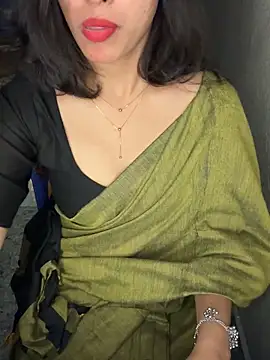 Snapshot of Tanya-mittal chatting on 10-18-25, 02:25 Tanya-mittal online show from 10-18-25, 02:25