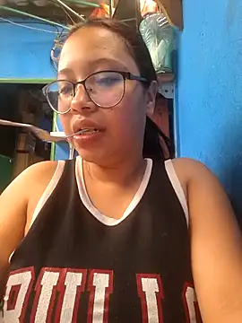 Snapshot of susan_mooree chatting on 04-20-26, 03:15 susan mooree online show from 04-20-26, 03:15