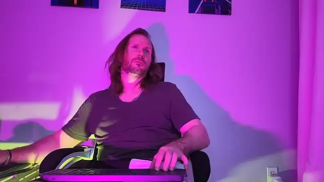 Snapshot of AlbinoAdonis chatting on 09-25-25, 12:36 AlbinoAdonis online show from 09-25-25, 12:36