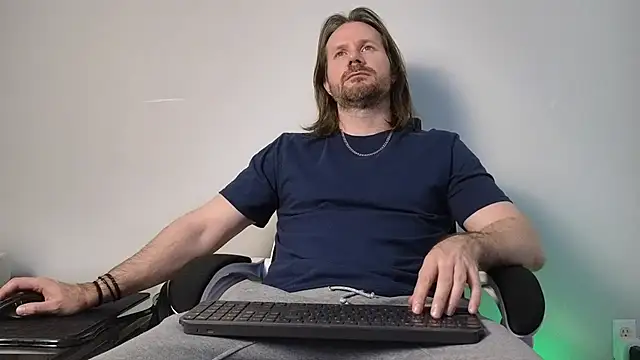 Snapshot of AlbinoAdonis chatting on 12-19-25, 08:16 AlbinoAdonis online show from 12-19-25, 08:16