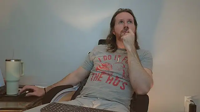 Snapshot of AlbinoAdonis chatting on 04-21-26, 02:37 AlbinoAdonis online show from 04-21-26, 02:37