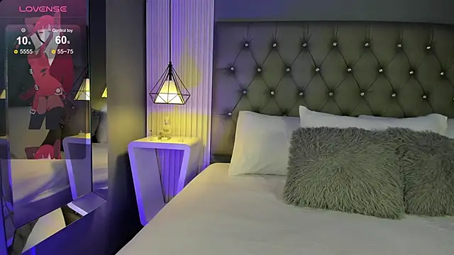 LunaBloomn online show from 11-26-25, 05:03