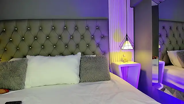 LunaBloomn online show from 12-05-25, 04:47