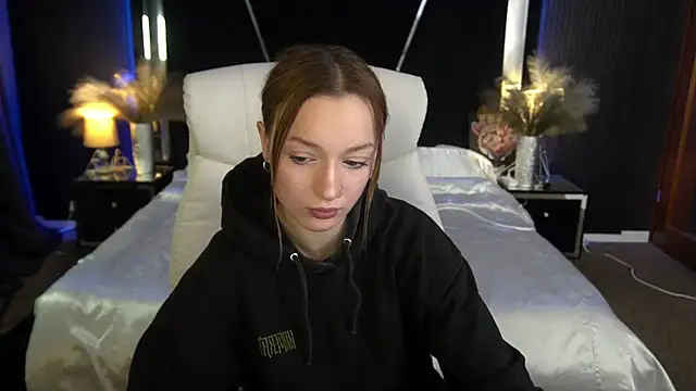 FoxyMayy online show from 11-25-25, 02:17