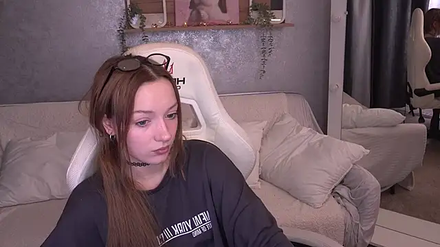 Snapshot of FoxyMayy chatting on 12-02-25, 02:12 FoxyMayy online show from 12-02-25, 02:12