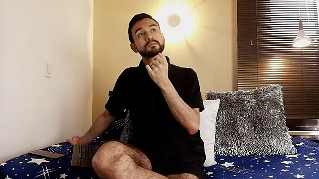 Snapshot of Axel_Moon_S chatting on 11-15-25, 07:43 Axel Moon S online show from 11-15-25, 07:43