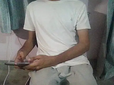 Snapshot of ash706339 chatting on 09-15-25, 05:46 ash706339 online show from 09-15-25, 05:46