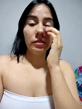 Snapshot of valen-sexx chatting on 11-21-25, 04:00 valen-sexx online show from 11-21-25, 04:00