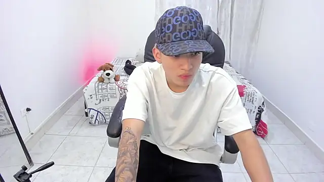 Snapshot of weesley_boy chatting on 09-27-25, 03:33 weesley boy online show from 09-27-25, 03:33