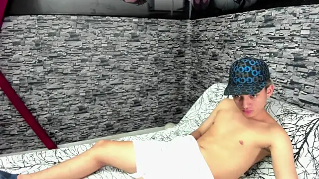 Snapshot of weesley_boy chatting on 10-10-25, 10:42 weesley boy online show from 10-10-25, 10:42