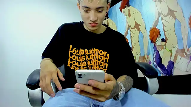 Snapshot of weesley_boy chatting on 10-25-25, 12:18 weesley boy online show from 10-25-25, 12:18