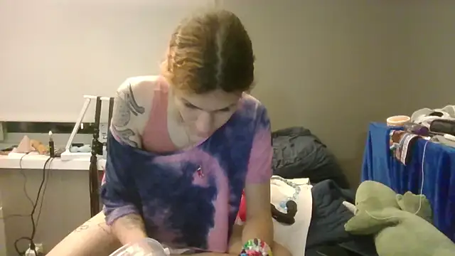 Snapshot of cuddlyavenue chatting on 10-11-25, 01:05 cuddlyavenue online show from 10-11-25, 01:05