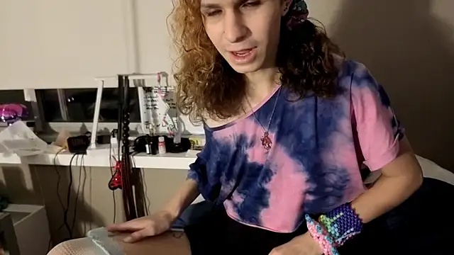 Snapshot of cuddlyavenue chatting on 11-03-25, 02:46 cuddlyavenue online show from 11-03-25, 02:46