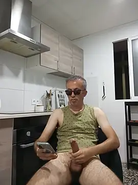 Snapshot of EmilioTaladdro chatting on 06-23-26, 11:03 EmilioTaladdro online show from 06-23-26, 11:03