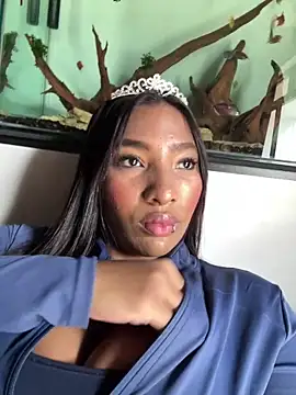 Snapshot of lilith_storm chatting on 11-04-25, 05:01 lilith storm online show from 11-04-25, 05:01