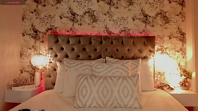 Snapshot of lilith_storm chatting on 11-06-25, 07:15 lilith storm online show from 11-06-25, 07:15