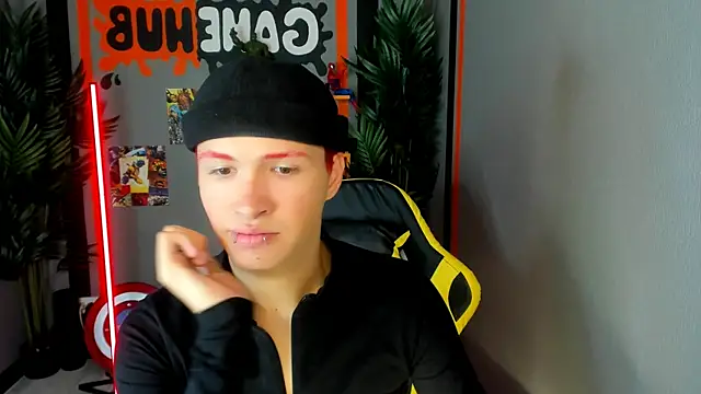 Snapshot of JonnyDarka chatting on 11-07-25, 10:37 JonnyDarka online show from 11-07-25, 10:37